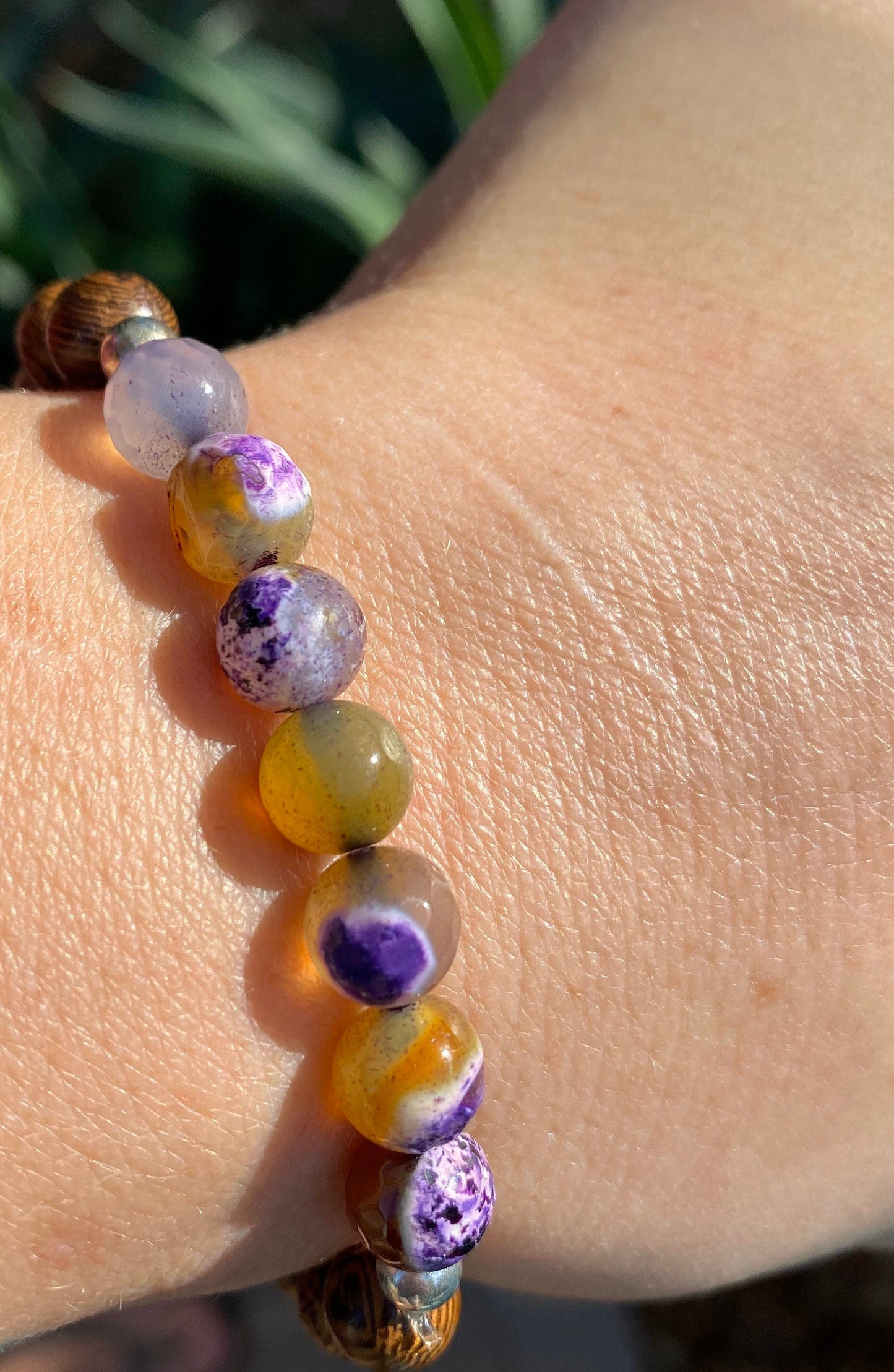 Purple Agate Mala Bracelet ~ Diffuser Braclet ~ Essential Oil ~ Meditation ~ Elastic Bracelet ~ Holistic ~ Diffuser ~ Boho ~ Wood Bracelet ~ Yoga